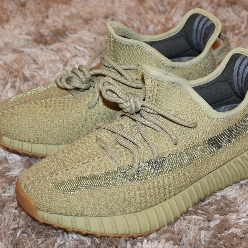 SOLD YEEZY ADIDAS BOOST 350 V2 ‘Sulfur’ - WOMENS SIZE 9